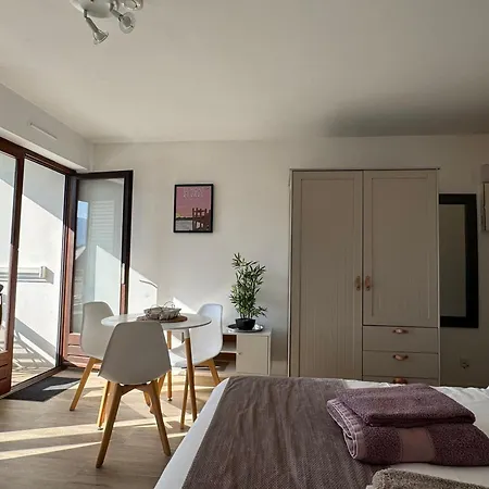 Moderne Et Cosy Avec Loggia, Vue Montagnes, Internet - Fr-1-555-114 Apartment *